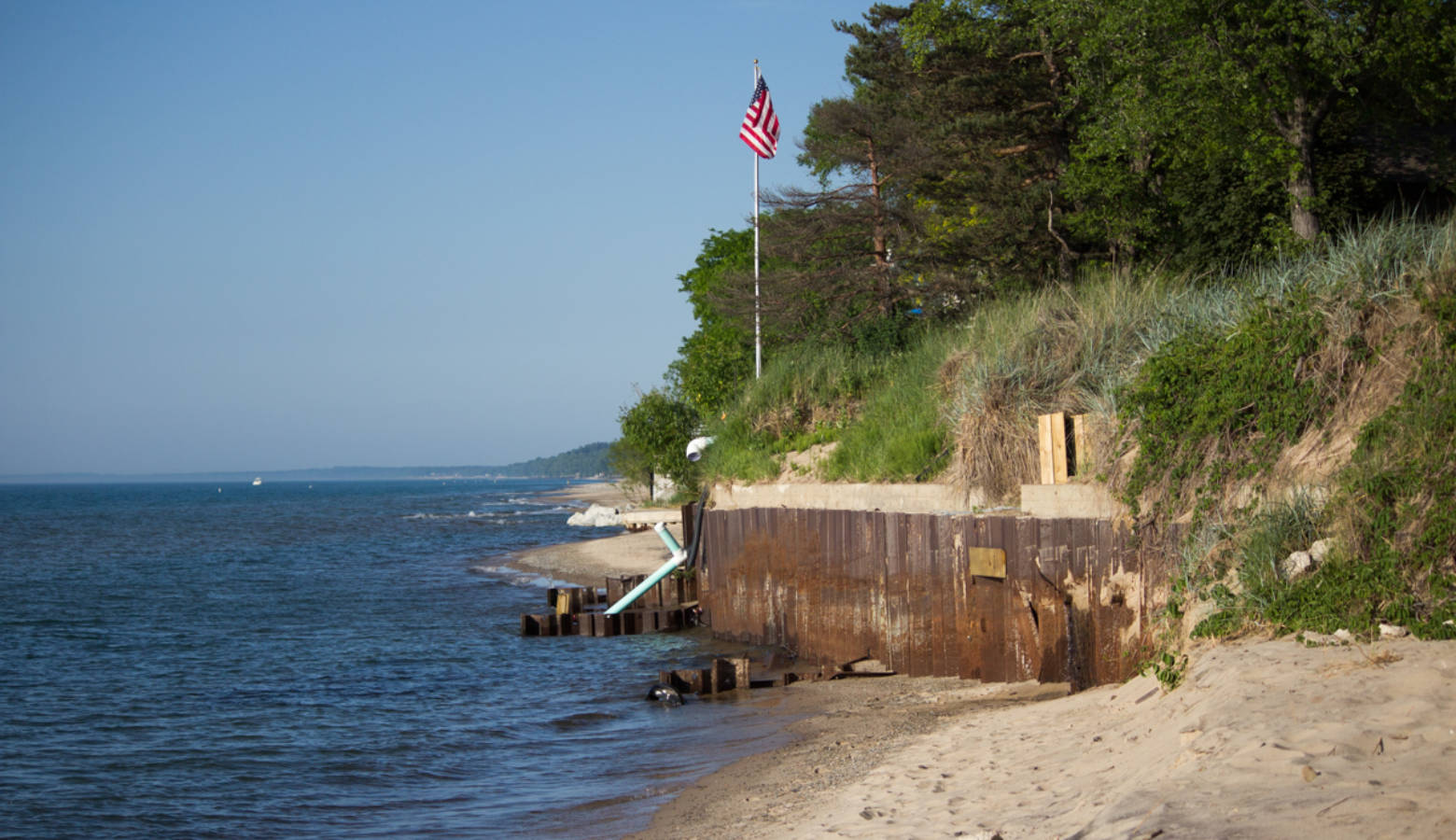 Erosion in Long Beach along Lake Michigan. LBCA attorney Pat Sharkey says, "In Long Beach you used to be able to walk the entire length from grand Beach all the way into downtown Michigan City. You can't do that anymore." (Nick Janzen/IPBS)