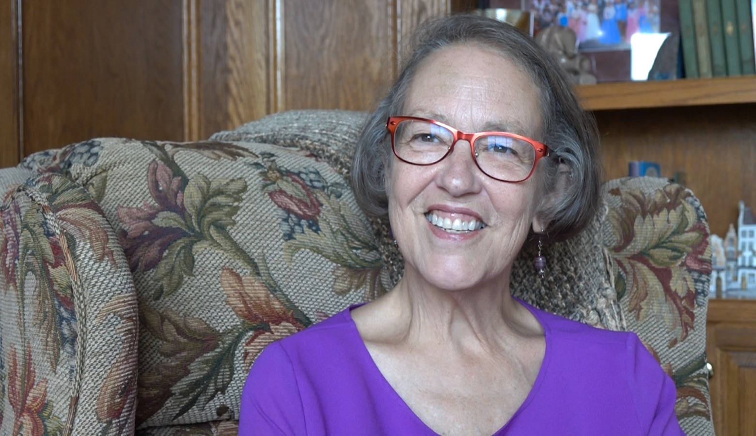 Mary Kay Tarbell discusses her Alzheimer's diagnosis. (Jill Sheridan/IPB News)