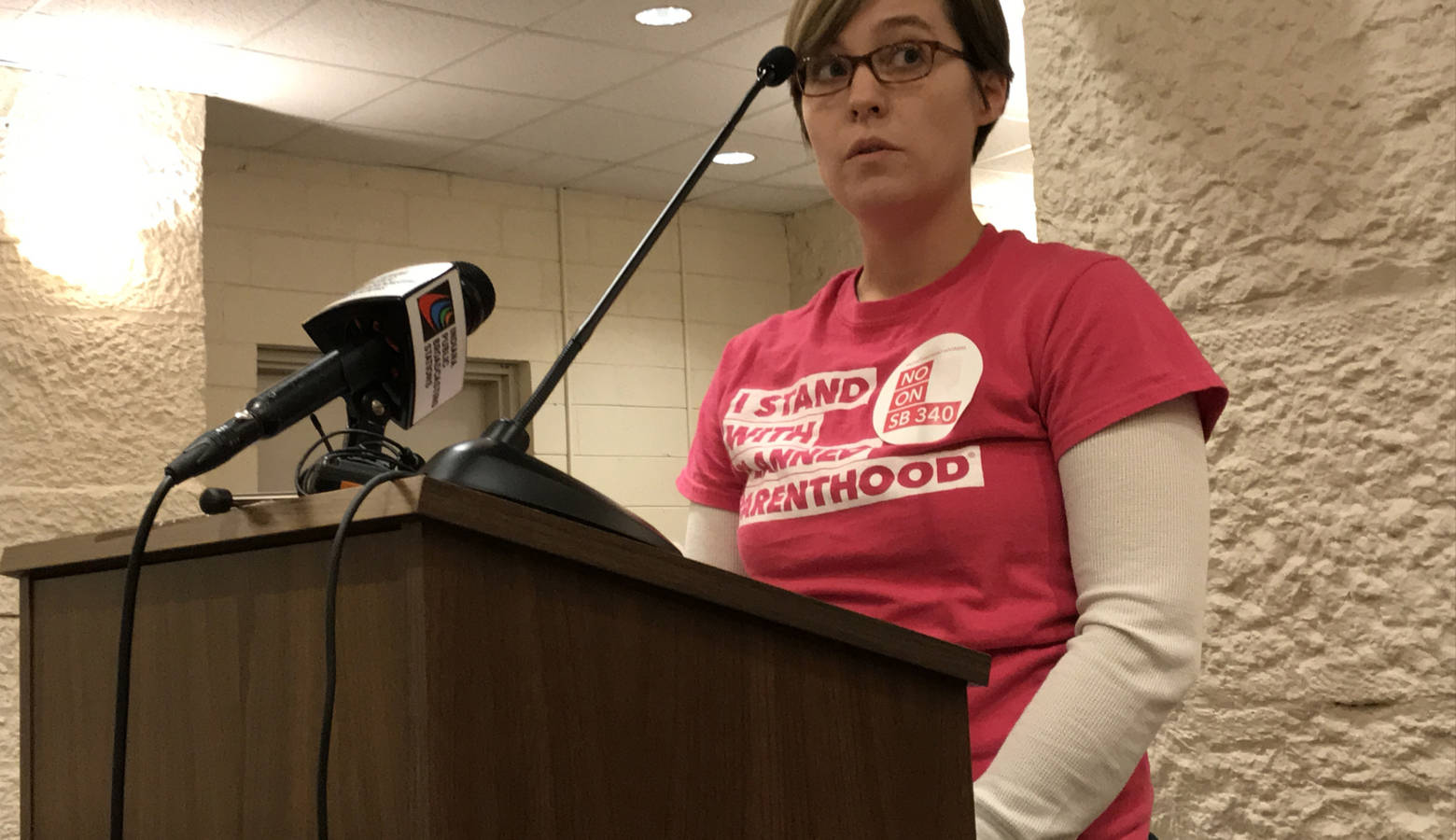 Indianapolis resident Colleen Donahoe testifies against an anti-abortion bill in a Senate committee. (Brandon Smith/IPB News)