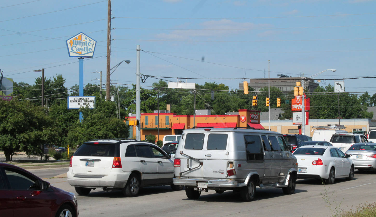 The corner of 38th Street and Keystone Avenue is lined with fast food options. (Lauren Chapman/IPB News)