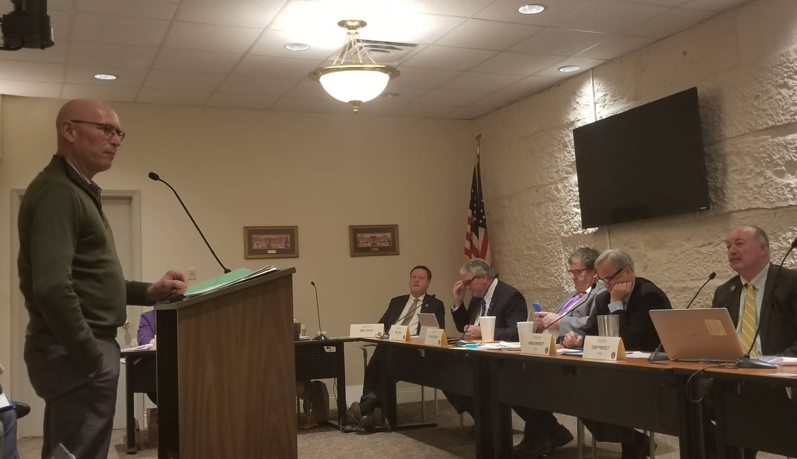 Osborn Seed President Dan Osborn testifies to the Senate Commerce and Technology Committee on legalizing commercial hemp production in Indiana. (Samantha Horton/IPB News)