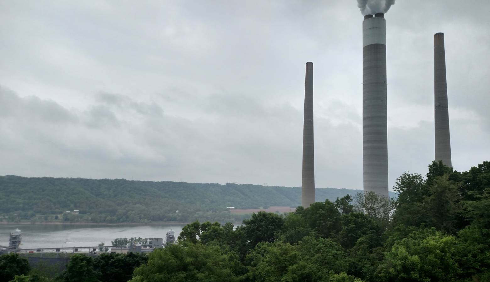 The Clifty Creek Power Plant near Madison, Indiana (Wikimedia Commons)