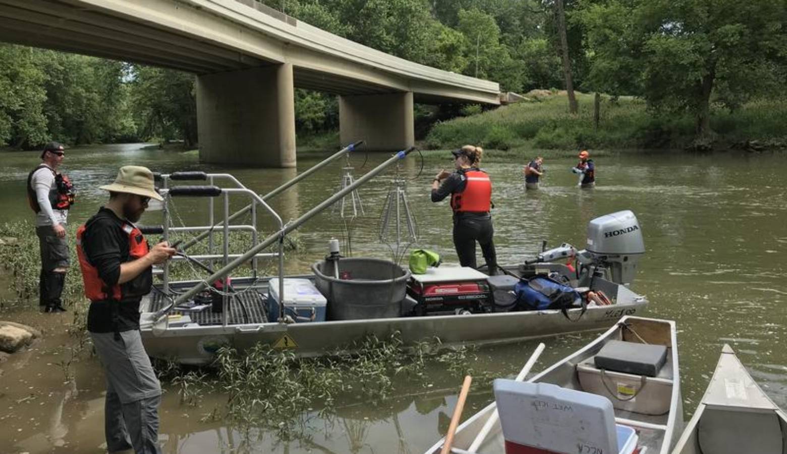 ORSANCO crew collects physical, chemical and biological data in the Ohio River basin. (@ORSANCOchannel/Twitter)