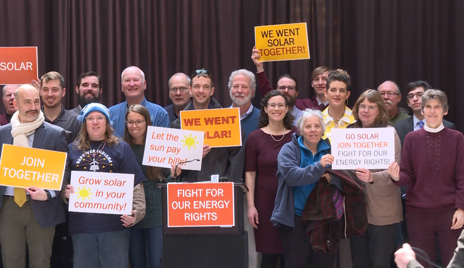 Renewable energy advocates at the 2019 Renewable Energy Day rally. (Rebecca Thiele/IPB News)
