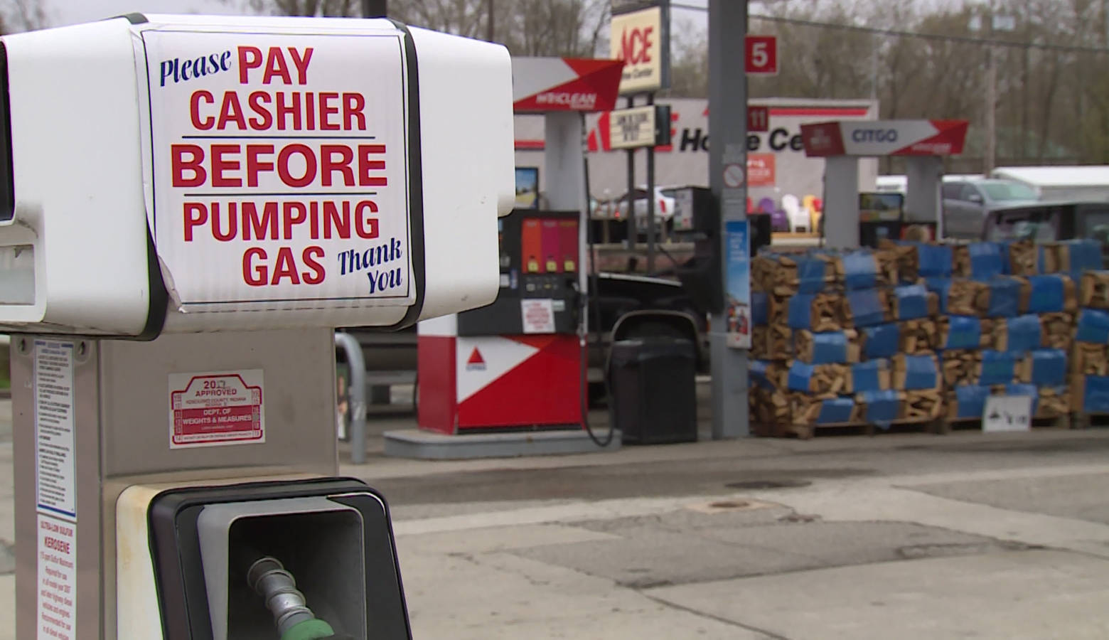 A pump at a Citgo station owned by Freedom Oil LLC. (Steve Burns/WTIU)