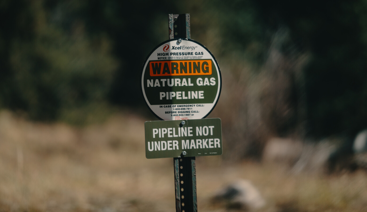 A sign for an Xcel Energy natural gas pipeline buried underground in Colorado, 2018. (Tony Webster/Flickr)