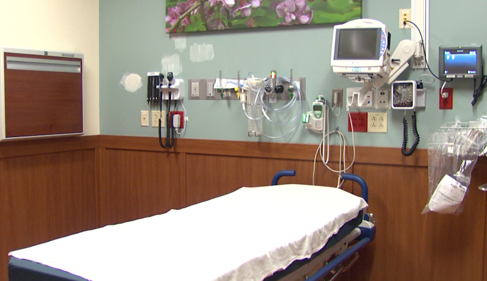 State hospitals are dealing with surging hospitalization rates, which could lead to staff shortages across the state. (FILE PHOTO: Steve Burns/WTIU)