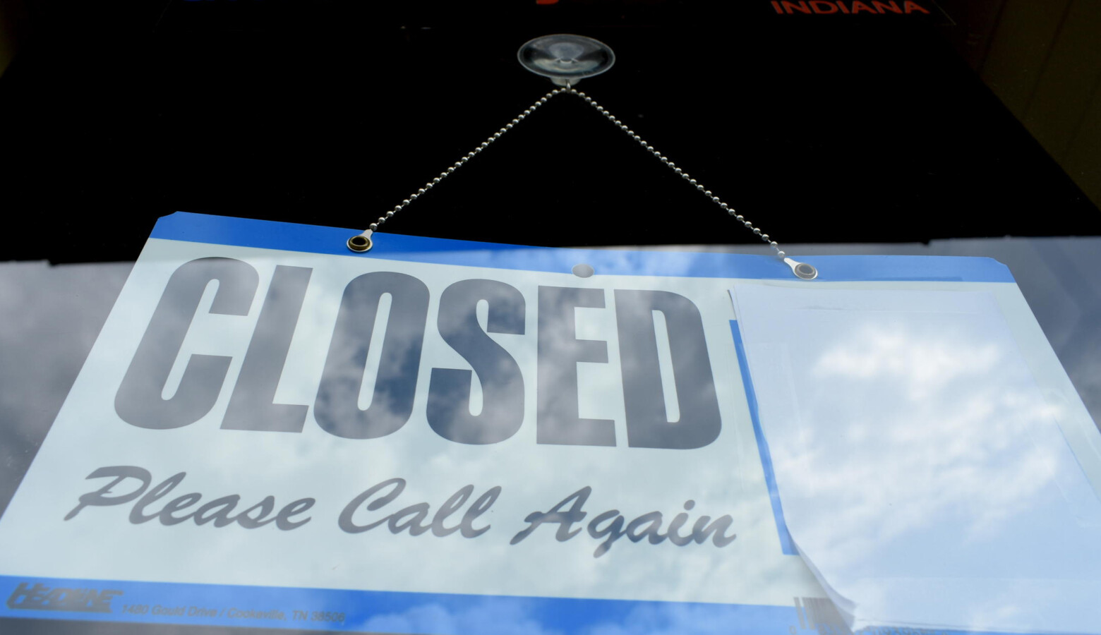 A WorkOne center in Knox, Indiana, displays a closed sign on the front door. (Justin Hicks/IPB News)