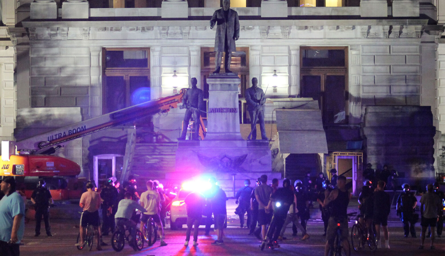Legislation requiring local governments to prioritize protection of monuments, statues and commemorative property is likely a reaction to 2020's Black Lives Matter protests. (Lauren Chapman/IPB News)