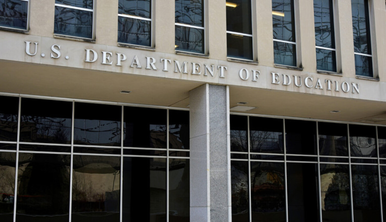 The U.S. Department of Education has dropped its investigation into the Indiana Department of Education.
